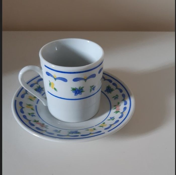 Tasses et sous-tasses neuves. - photo numéro 2