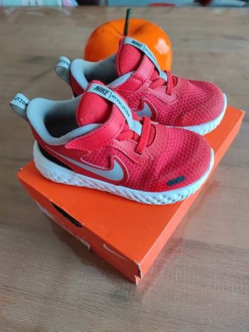 Baskets Nike rouges pointure 25