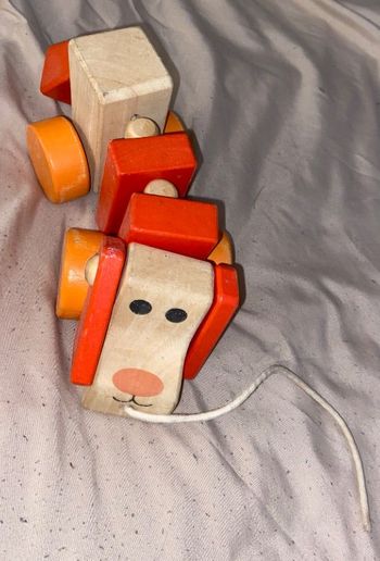 Chien en bois à tirer