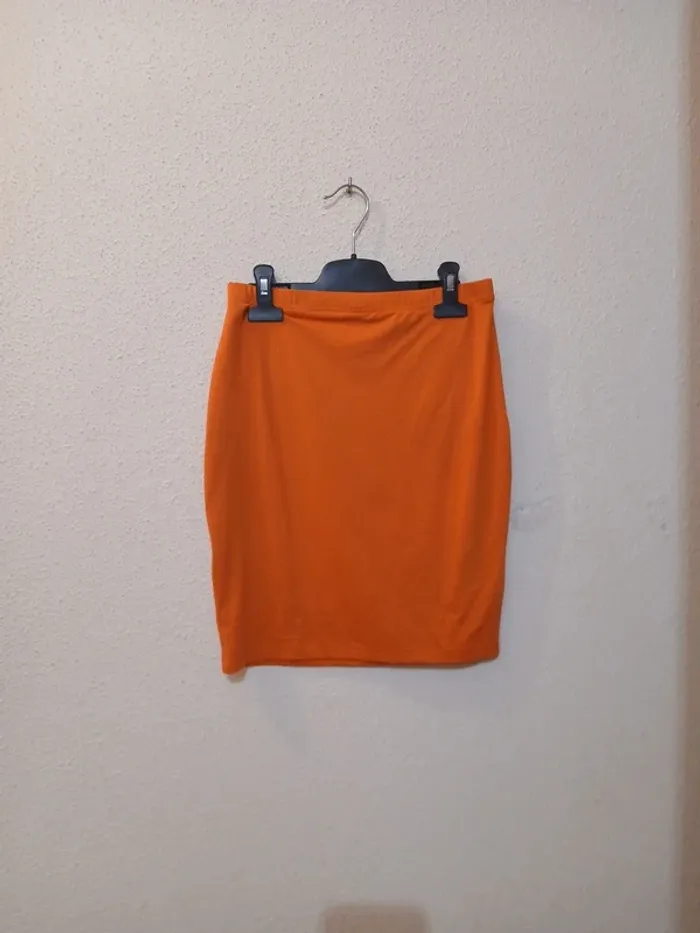 Jupe courte orange  élastique " shein" taille s - photo numéro 4