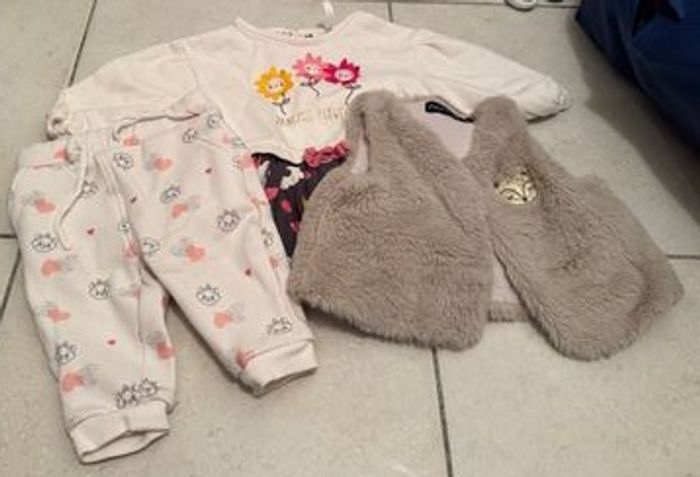 Lot de 8 vêtements bébé fille