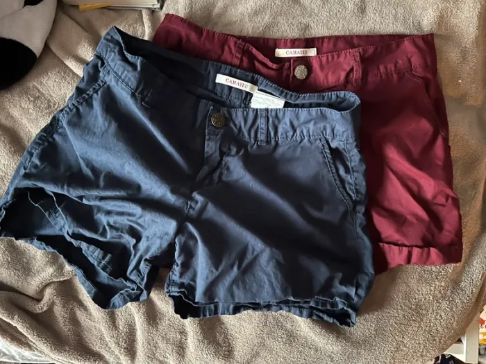 Lot de deux short tissus rouge et bleu avec poches profonde