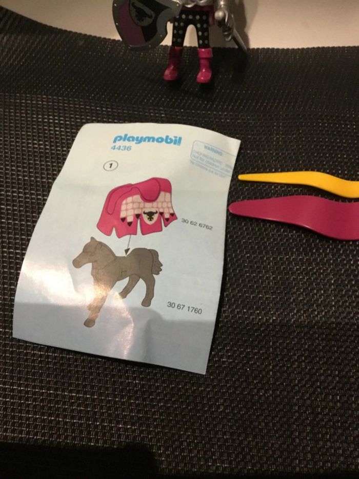 Playmobil figurine chevalier du taureau avec bannière 4436  moyen âge pièces détachées - photo numéro 4