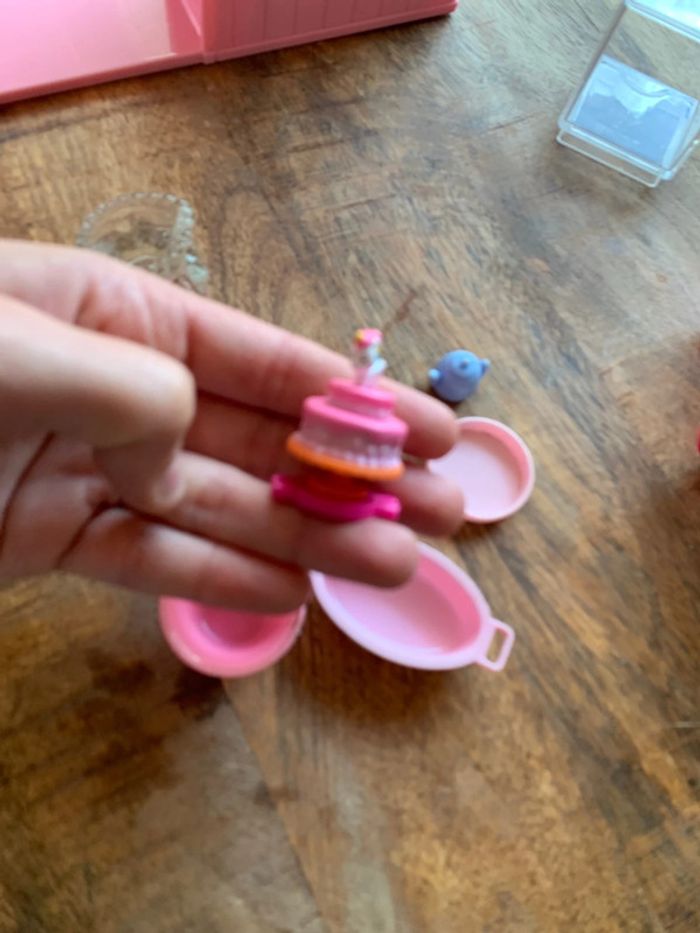 Lot jouet barbie magasin pâtisserie et chariot avec accessoires vitrine gâteau licorne - photo numéro 5