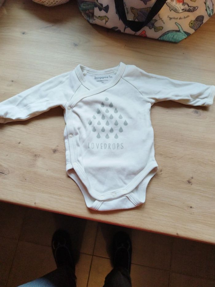 Body bébé 3 6 mois huggies très bon état