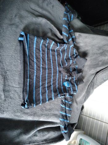 1 polo liberto et 1 pull Lee Cooper 12 mois