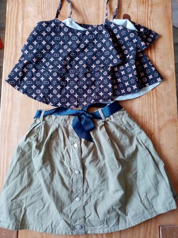 Jupe kaki et haut léger 12 ans