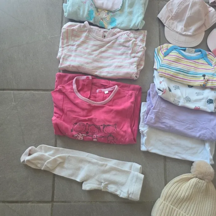 Lot vêtements 9 et 12 mois - photo numéro 4