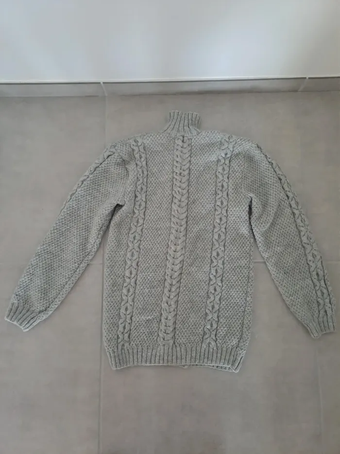 Gilet en Laine Tricoté Main - Pièce Unique et Chaleureuse - photo numéro 2