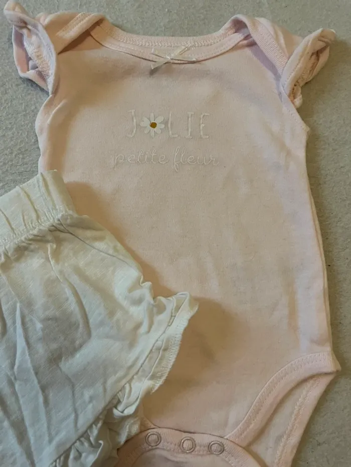 Tenue bébé - photo numéro 2