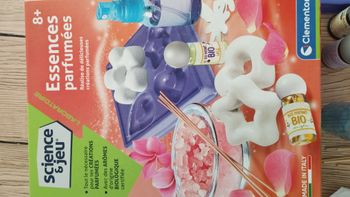 Jeu - Science et jeu - Essences parfumées