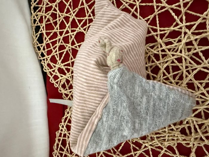 Doudou plat Chat Moon gris rose Les Petits Dodos MOULIN ROTY - photo numéro 2