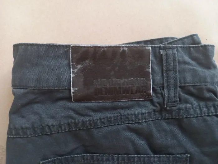 Pantalon 44 (Achat=>offert) - photo numéro 2