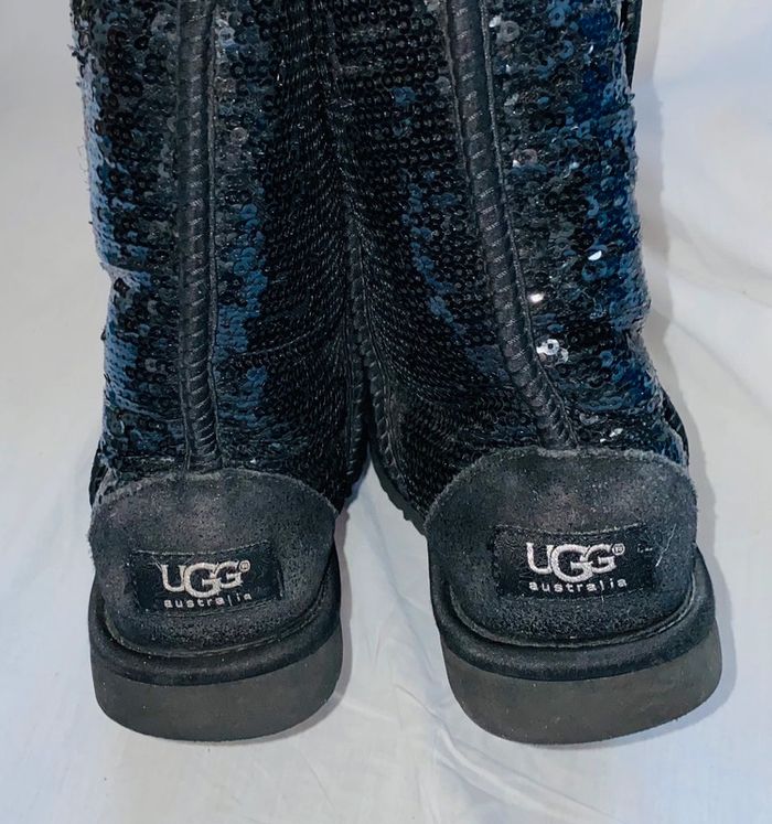 Ugg à sequins noires taille 36 bon état général valeur 190 euros - photo numéro 4
