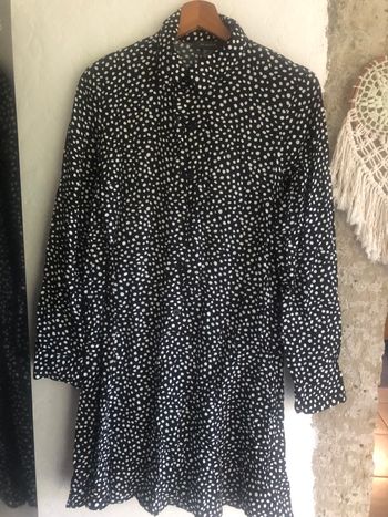 Robe à petit pois .