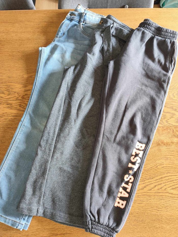 Lot de 3 pantalons fille en 10 ans , bon état
