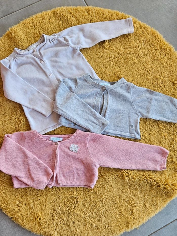 Lot gilet et 2 boléros 18 mois