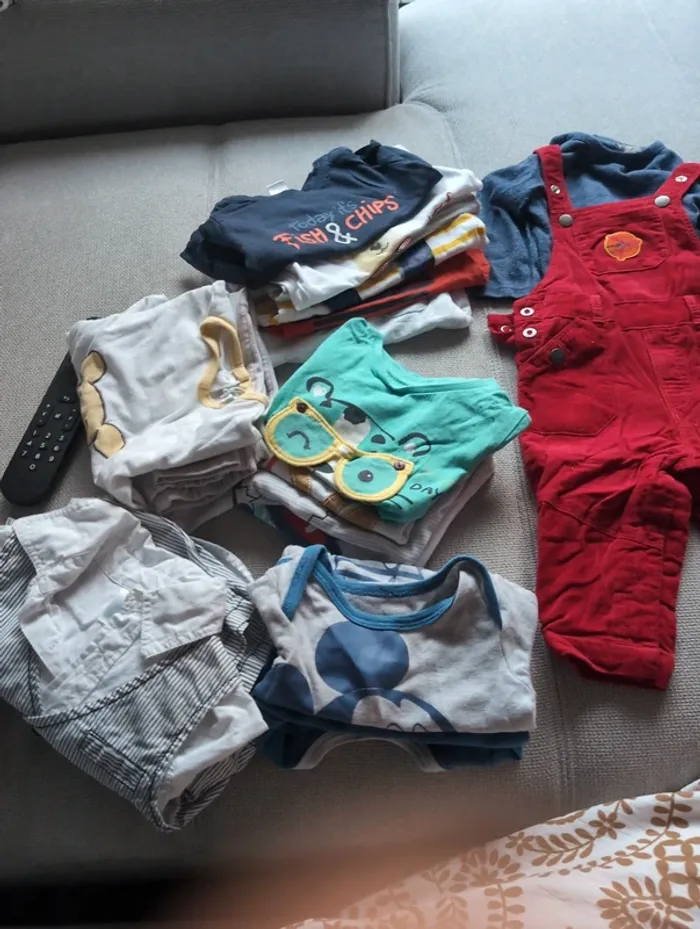 Lot vêtements 9 mois 71 cm