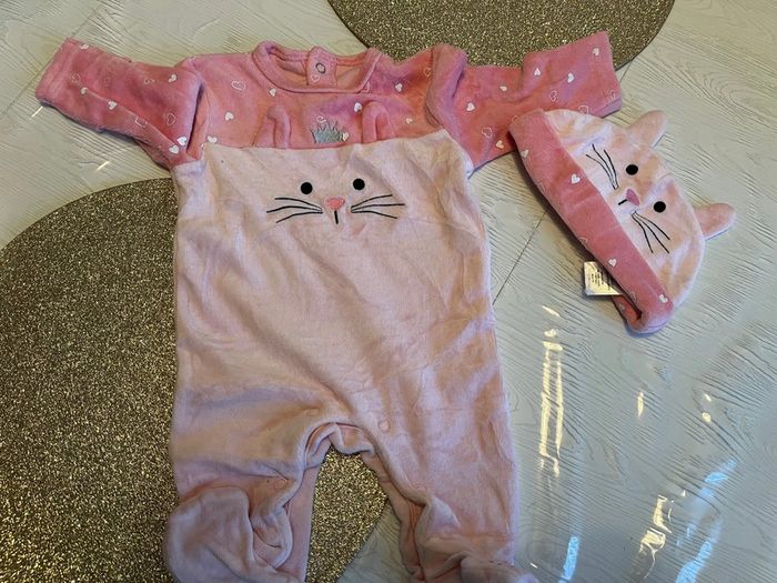 Lot bébé fille 45 pièces 1 à 12 mois - photo numéro 2
