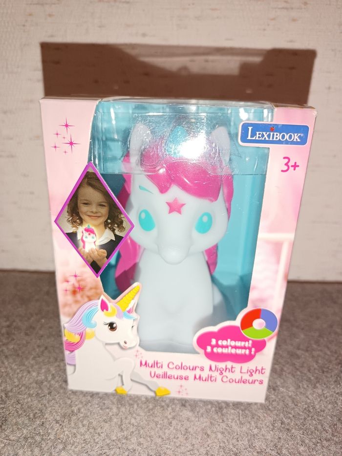 Veilleuse LED 3D à changement de couleur  licorne neuve