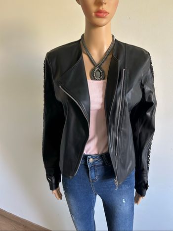 Veste noire avec simili cuir Rinascimento taille M jamais portée