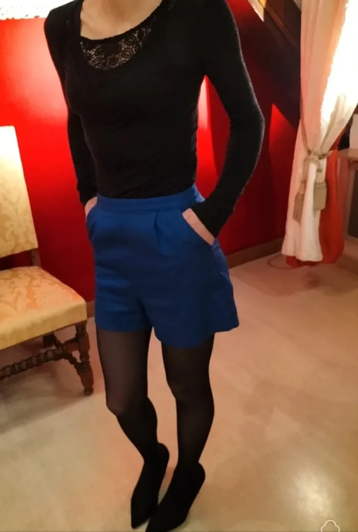 Short taille haute bleu électrique "Naf Naf"