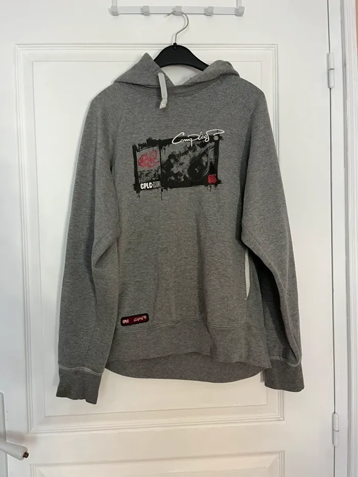 Sweat à capuche gris