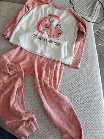 Pyjama chaud 8 ans très bon état 
