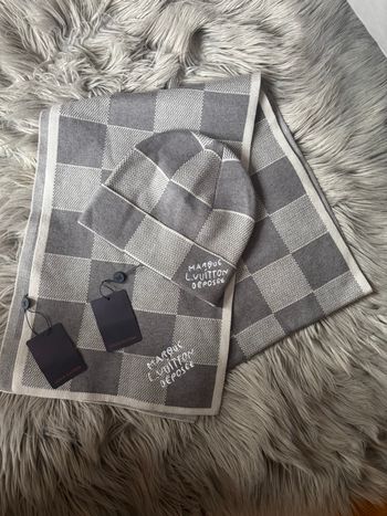 Bonnet & écharpe LV gris 