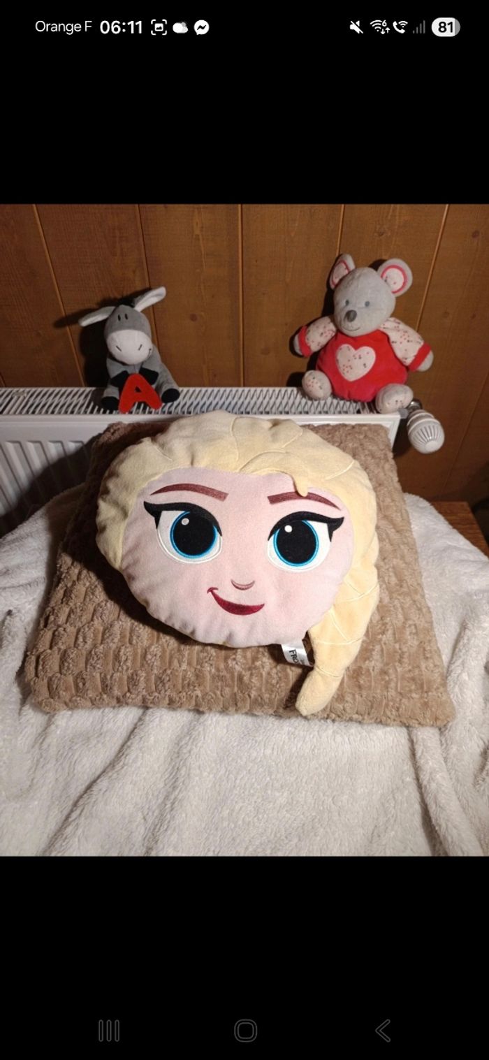 Coussin Elsa _ la reine des neiges _ Disney