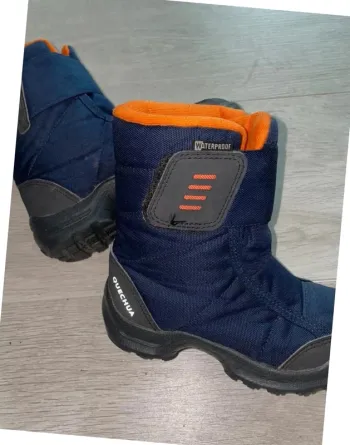Paire d'après ski ou boots avec doublure chaude et scratch pour fermer garçon taille 29
