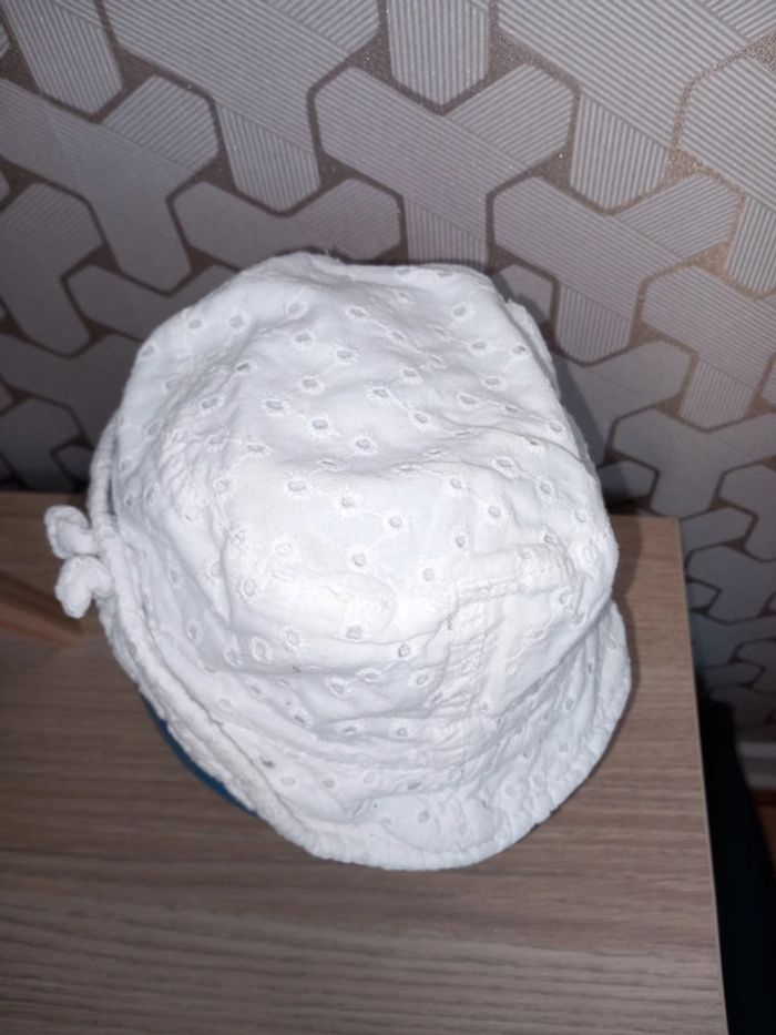 Chapeau blanc élégant TBE 6-12 mois - photo numéro 2