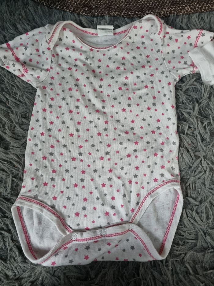 Lot 2 bodies 3mois - photo numéro 2