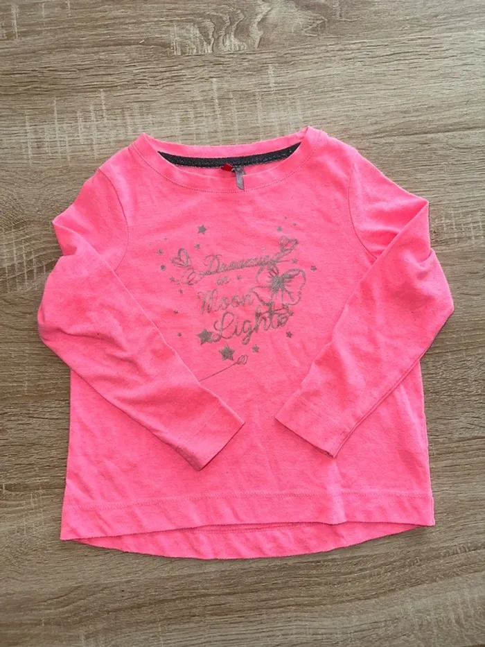 Vend t-shirt manches longues taille 3 ans marque orchestra bonne état
