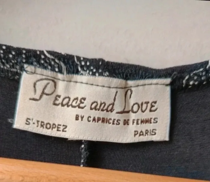 Superbe robe noire fleurs Peace and Love by Caprices de Femmes St-Tropez Paris. - photo numéro 5