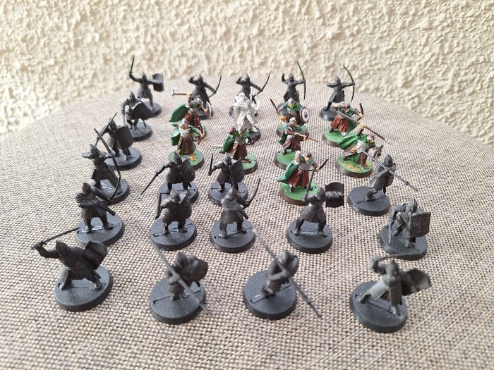 29 figurines Warhammer