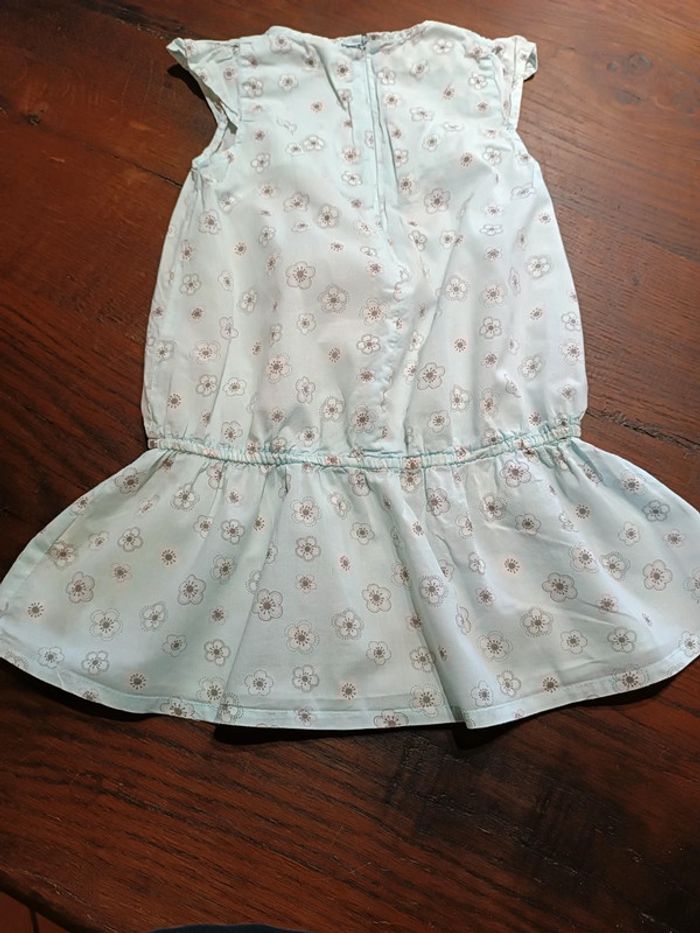 Robe. - photo numéro 2