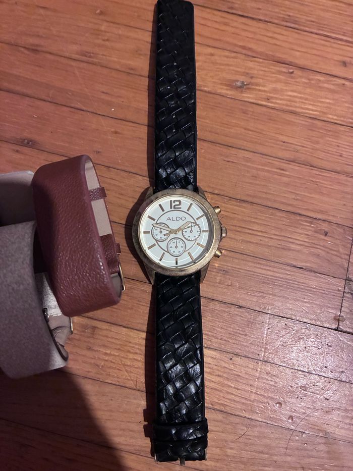 Montre à bracelets interchangeables - photo numéro 2