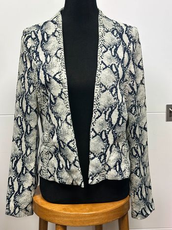 Veste fluide motif serpent