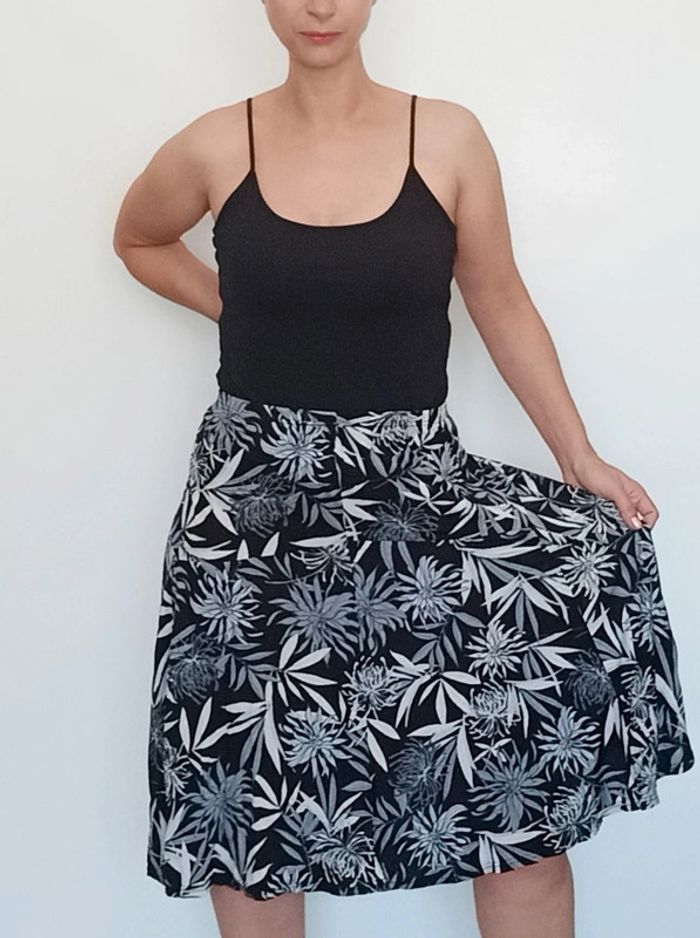 Jupe mi longue fluide taille 44/46 - photo numéro 6