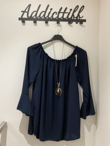 Blouse avec collier femme taille unique (40-46)- neuve avec étiquette 