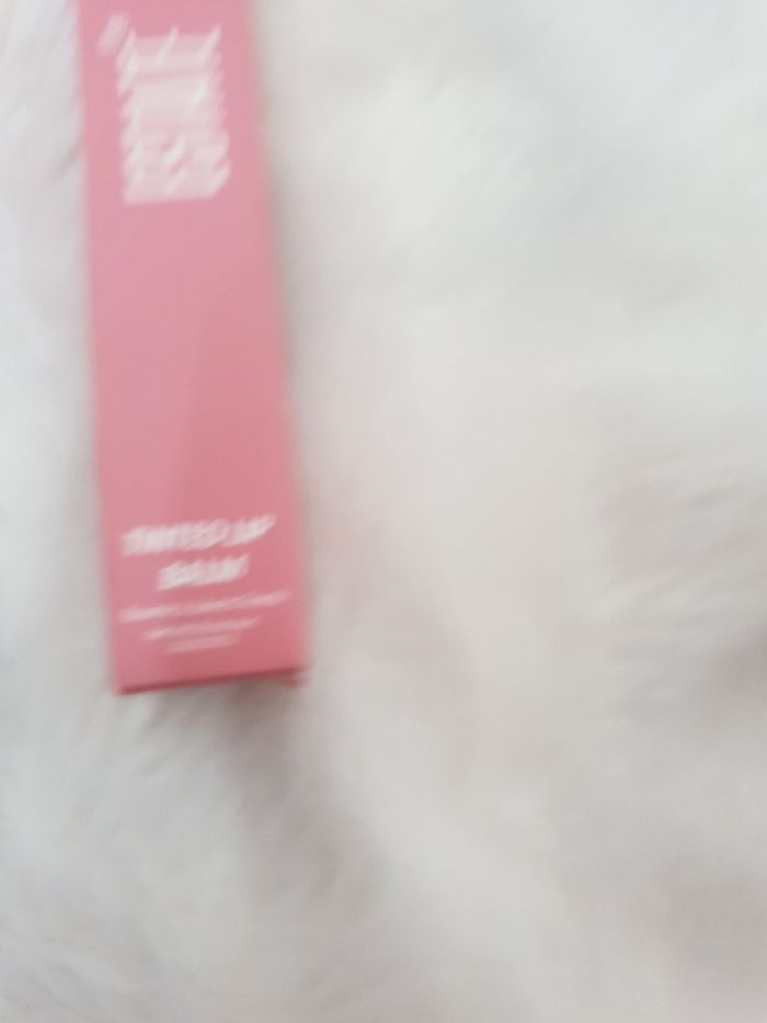 Baume à lèvres teinté Estate NEUF - photo numéro 3