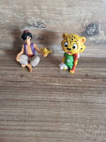 Deux figurines tonies aladdin + la journée de Léo