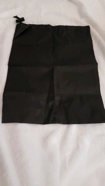 Petit sac noir 34 x 26 cm