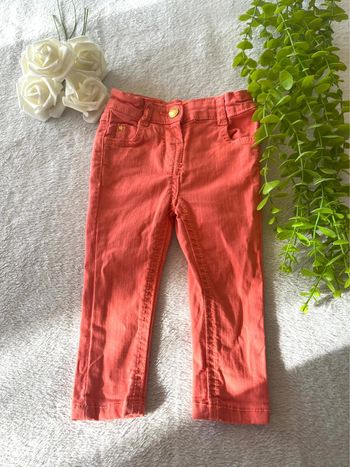 Très beau pantalon jean pour bébé fille