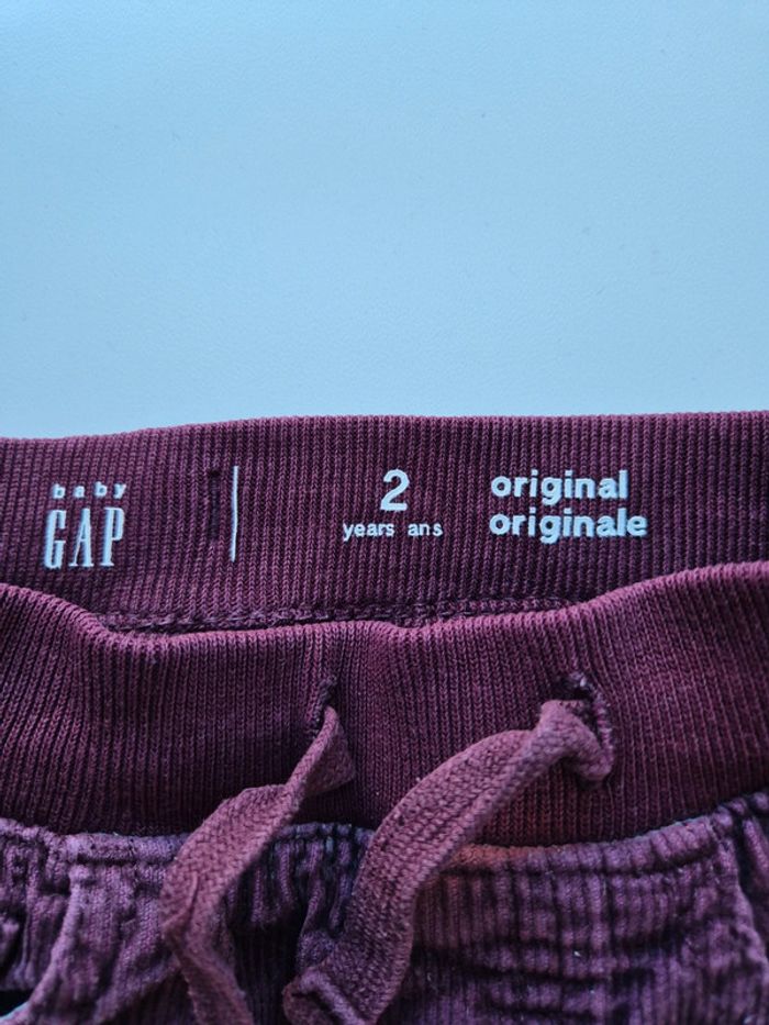 Pantalon Gap en velours côtelé rouge bordeaux taille 2 ans - photo numéro 3