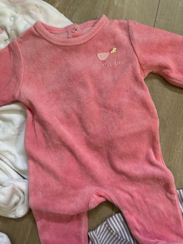 Lots 5 pyjamas 1 mois - photo numéro 5