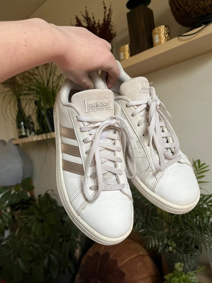 Baskets confortable Adidas Grand Court Base - blanc et gris argenté - photo numéro 13