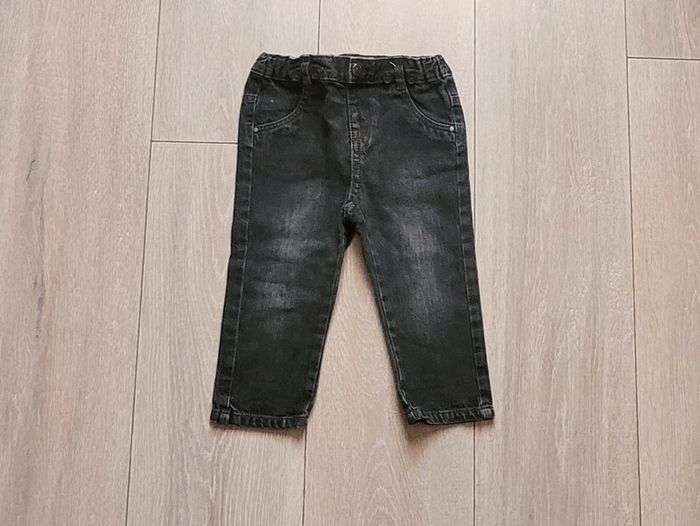 Jeans noir. Garçon 18 mois. Marque Kiabi