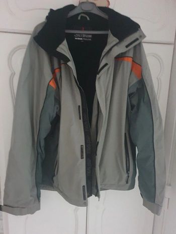 Veste de ski doublé à capuche